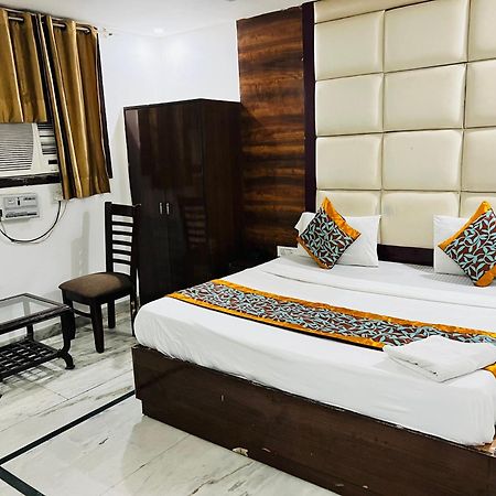 Hotel Marina Near Igi Airport Delhi New Delhi Buitenkant foto