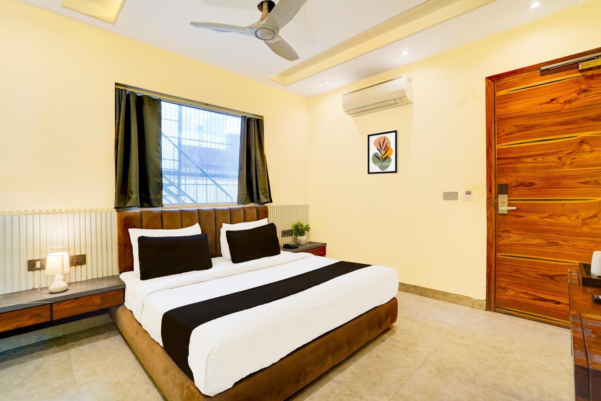 Hotel Marina Near Igi Airport Delhi New Delhi Buitenkant foto