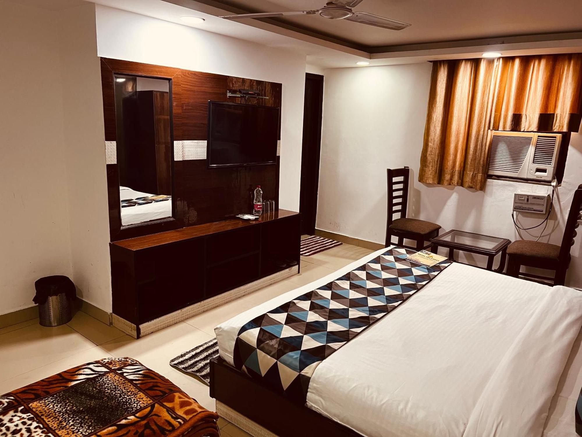 Hotel Marina Near Igi Airport Delhi New Delhi Buitenkant foto