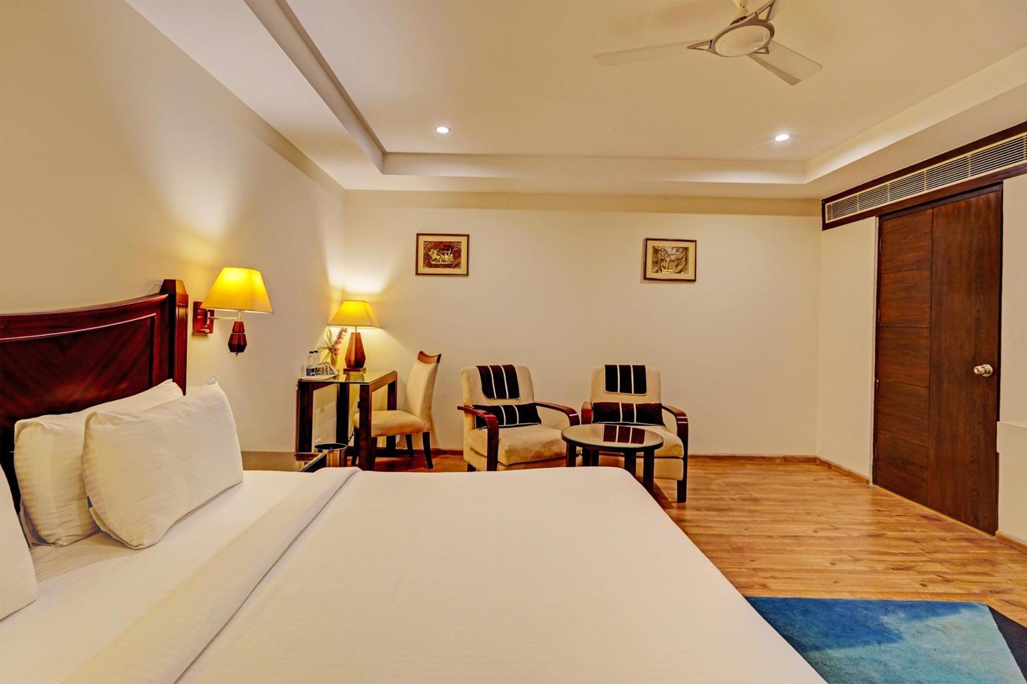 Hotel Marina Near Igi Airport Delhi New Delhi Buitenkant foto