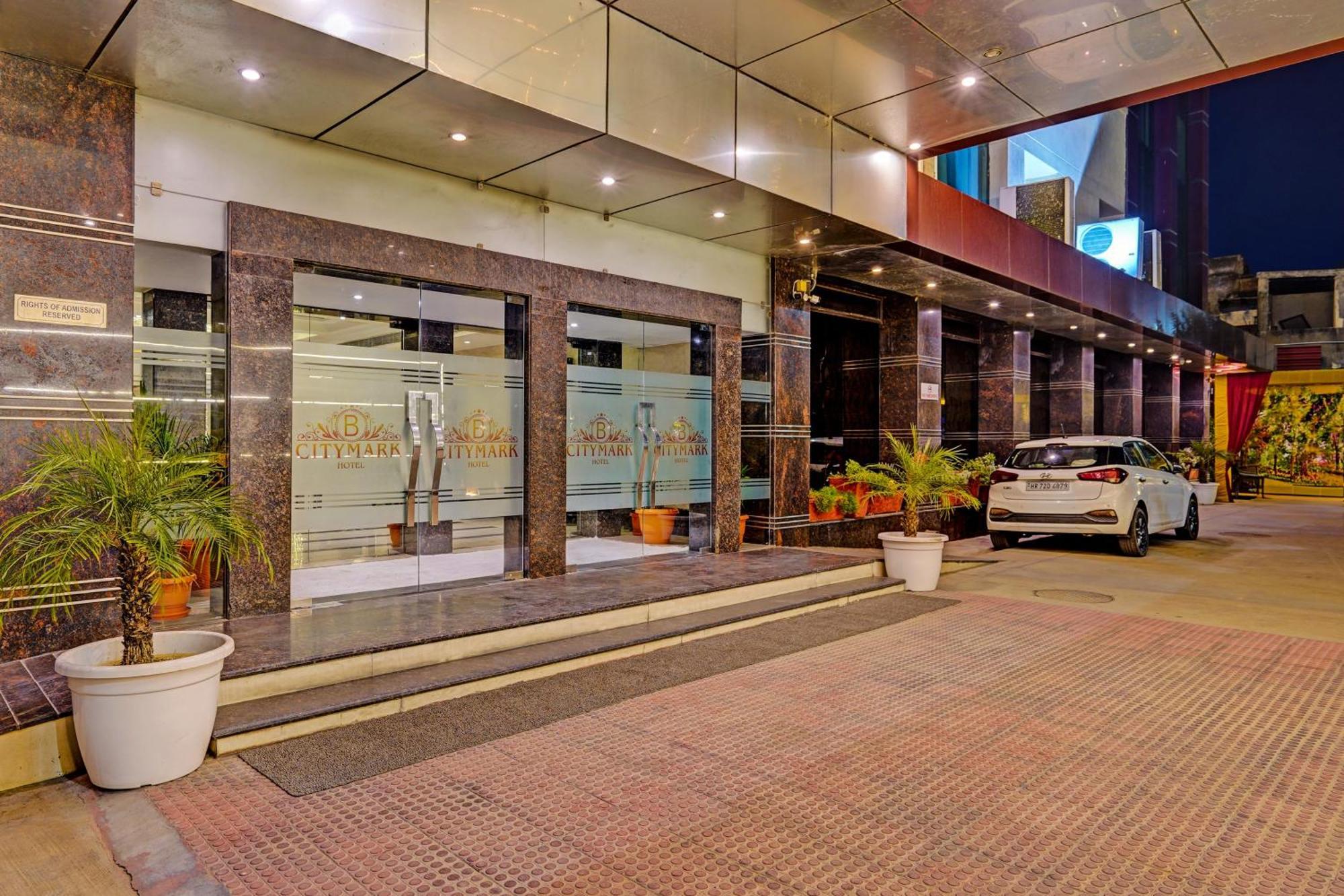 Hotel Marina Near Igi Airport Delhi New Delhi Buitenkant foto